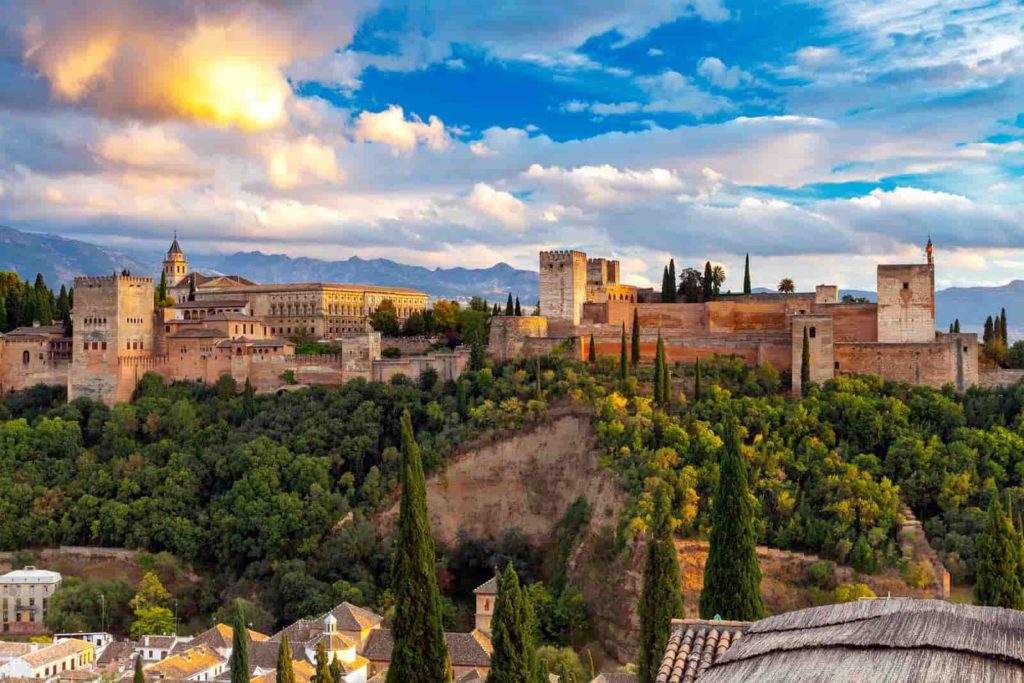 La Alhambra, tesoro de la humanidad, cultura musulmana en el mundo occidental.