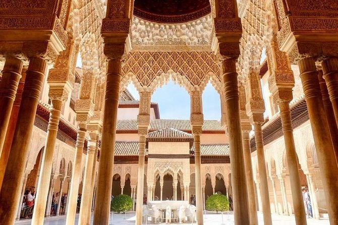Palacios Nazaríes, donde vivieron los últimos reyes musulmanes en Granada
