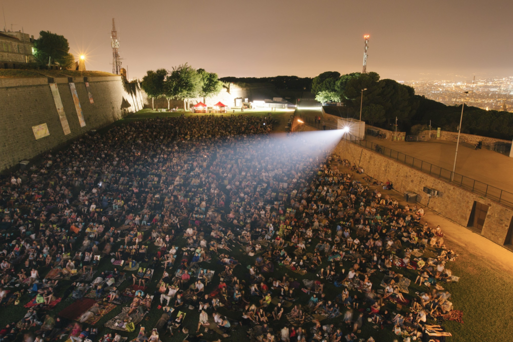 Cine al aire libre este verano 2023 en Barcelona Sala montjuic